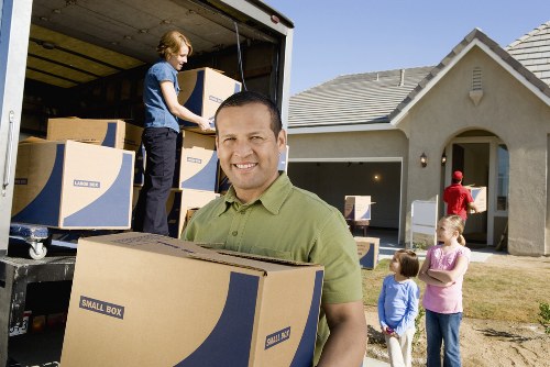 Residential moving truck service near Tooting Broadway and Tooting Bec